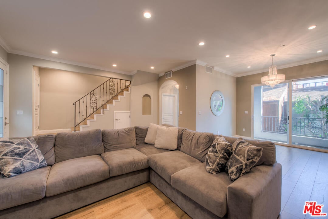11909 Laurelwood Dr