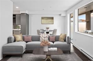 307-2461 Sidney Ave