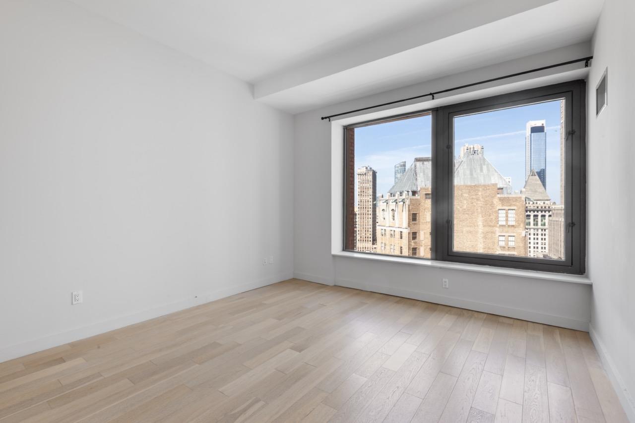 75 Wall Street, Apt 32-B