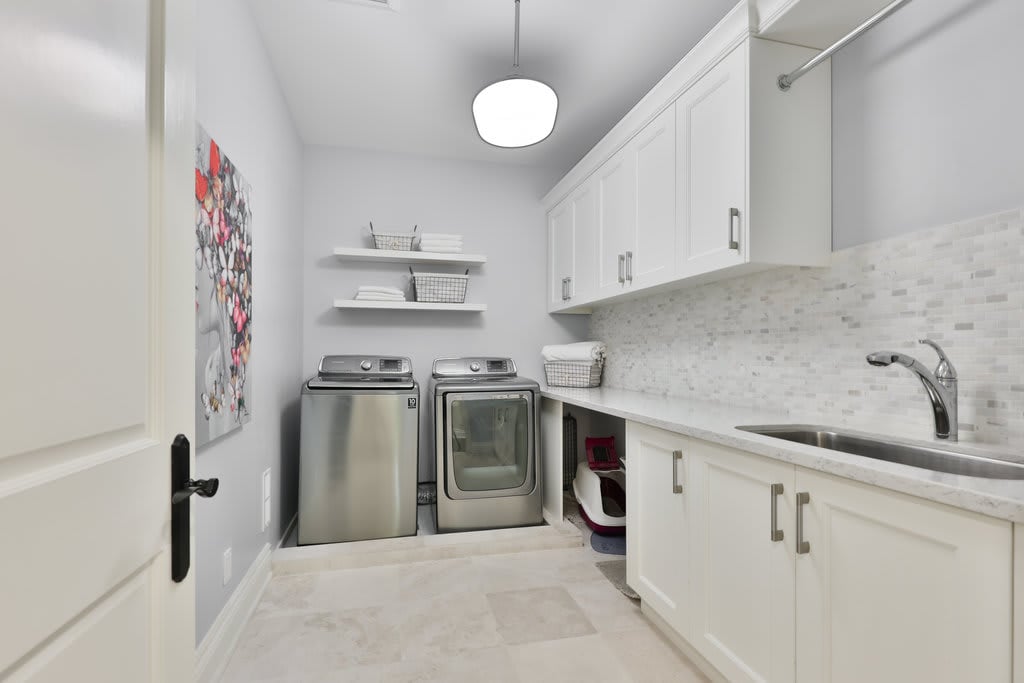 2015 Elmhurst Avenue, Oakville