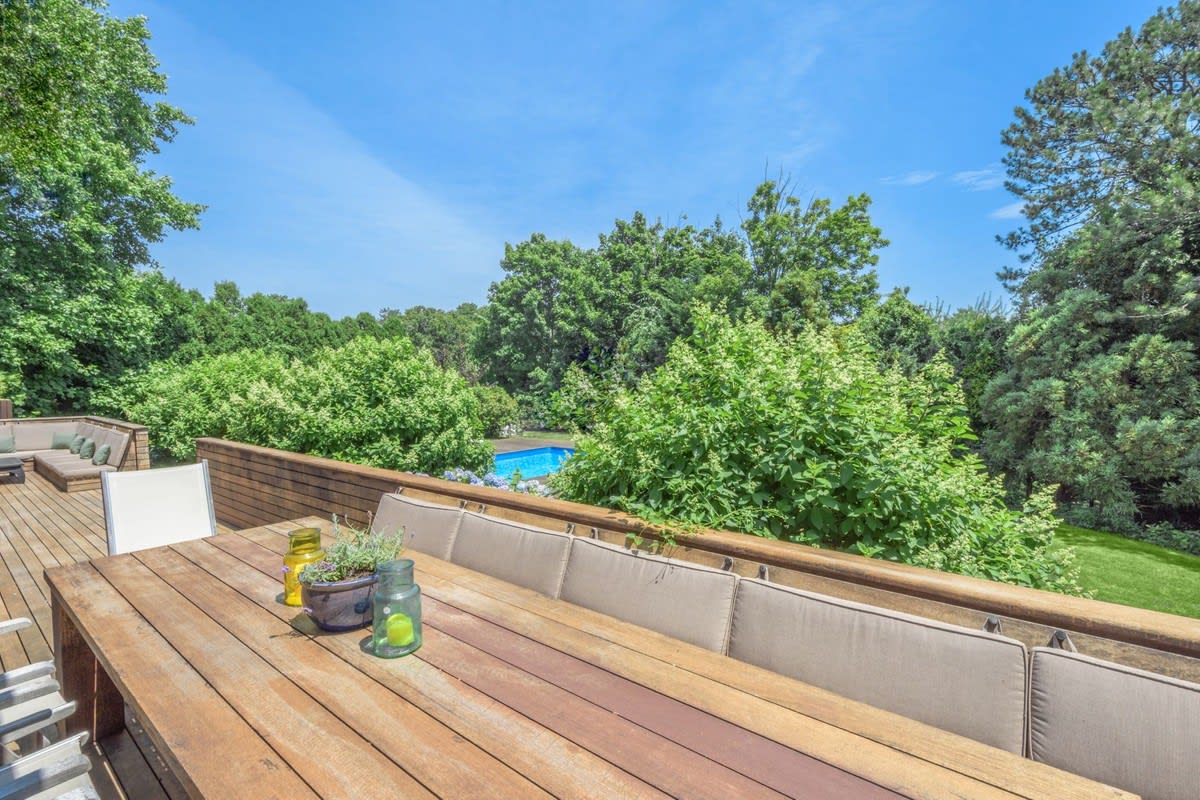 4 Peconic View Court