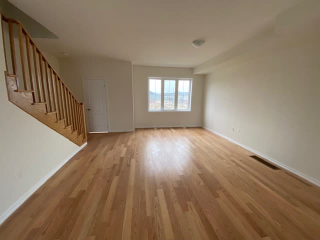 16 Bee Crescent