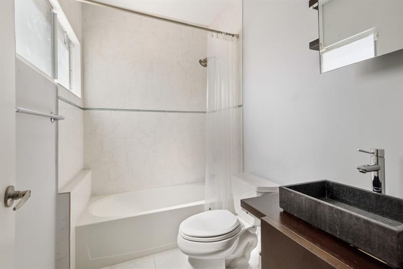830 NE 19th Ave Unit #830