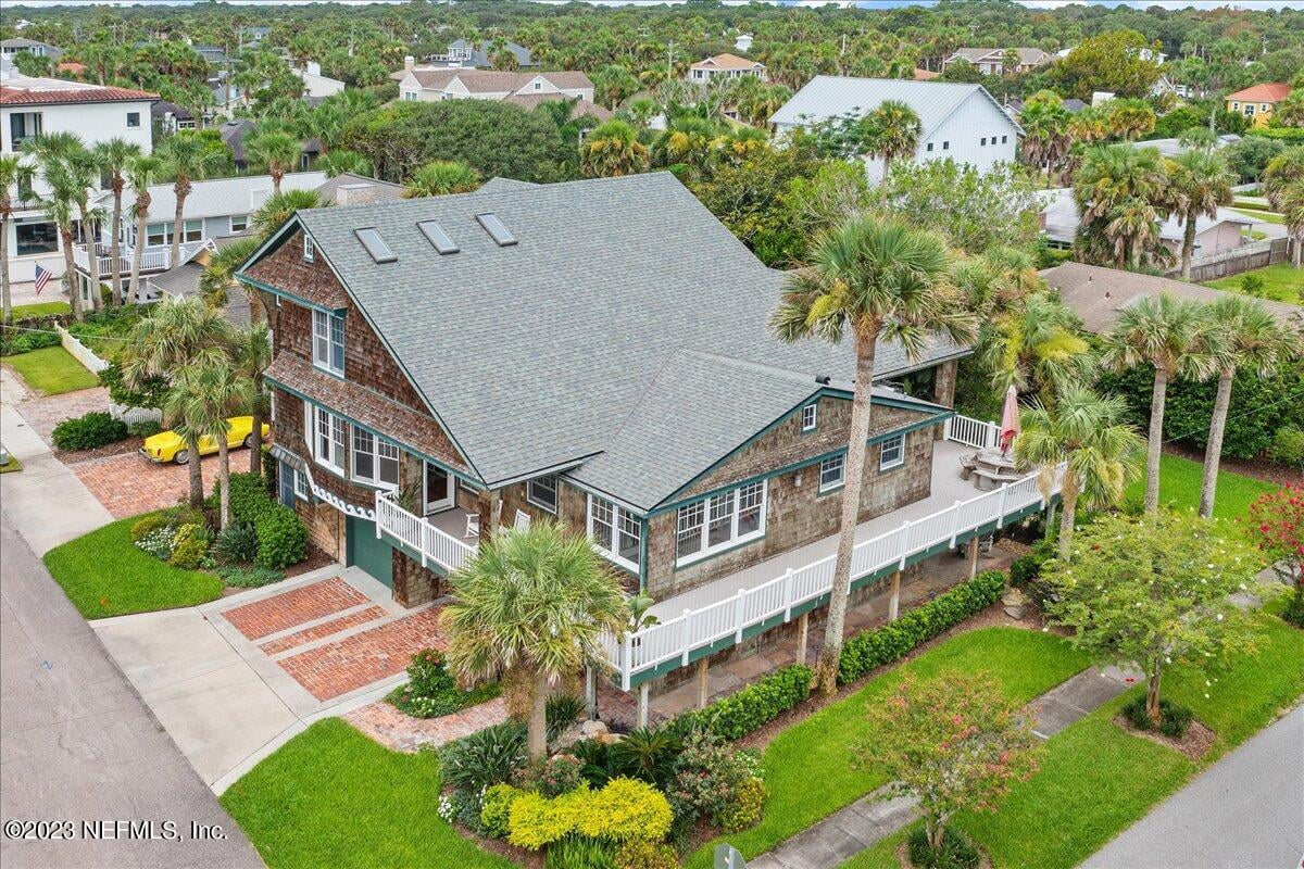 1296 BEACH Avenue