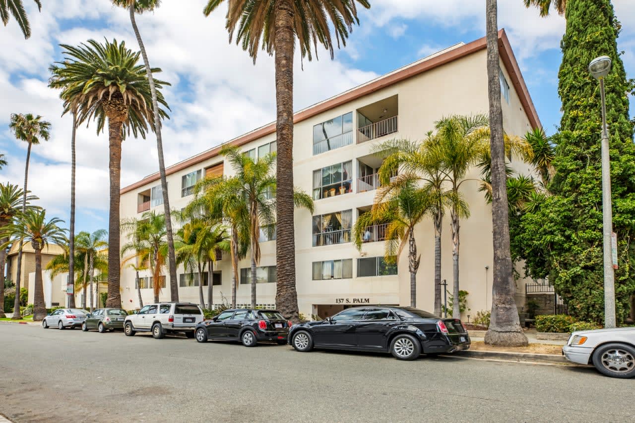 137 S Palm Drive #406