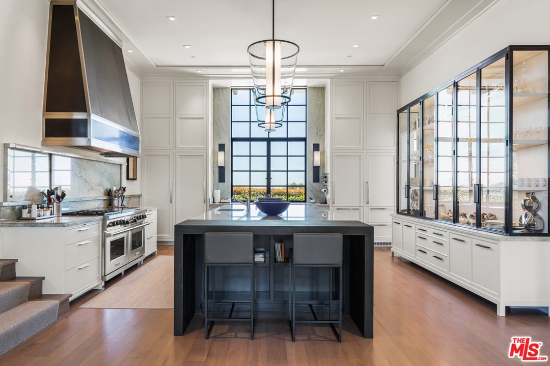 9371 Beverlycrest Drive