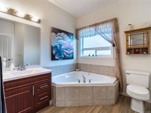 1375 Cedarwood Rd, Ladysmith