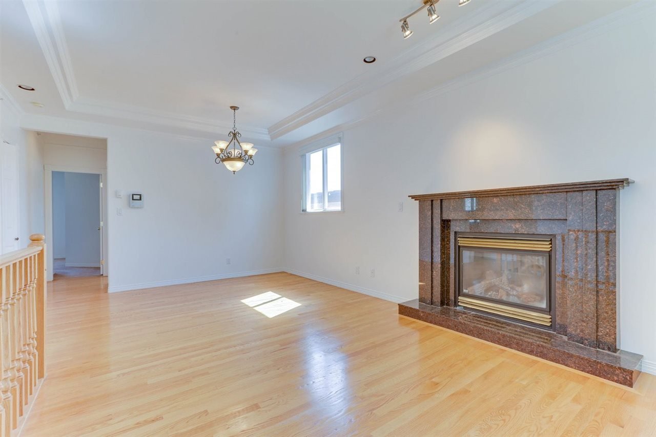 268 E 45th Ave