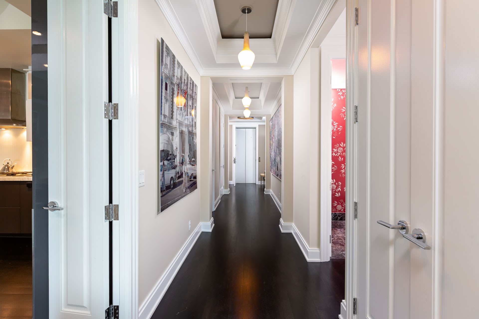 206 Bloor St W 