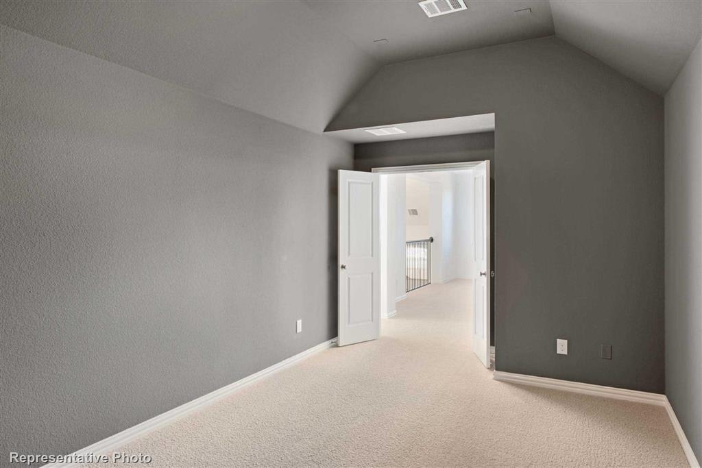 2835 Maple Oak Lane