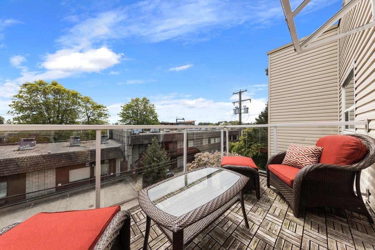 304-827 W 16th Street, North Vancouver