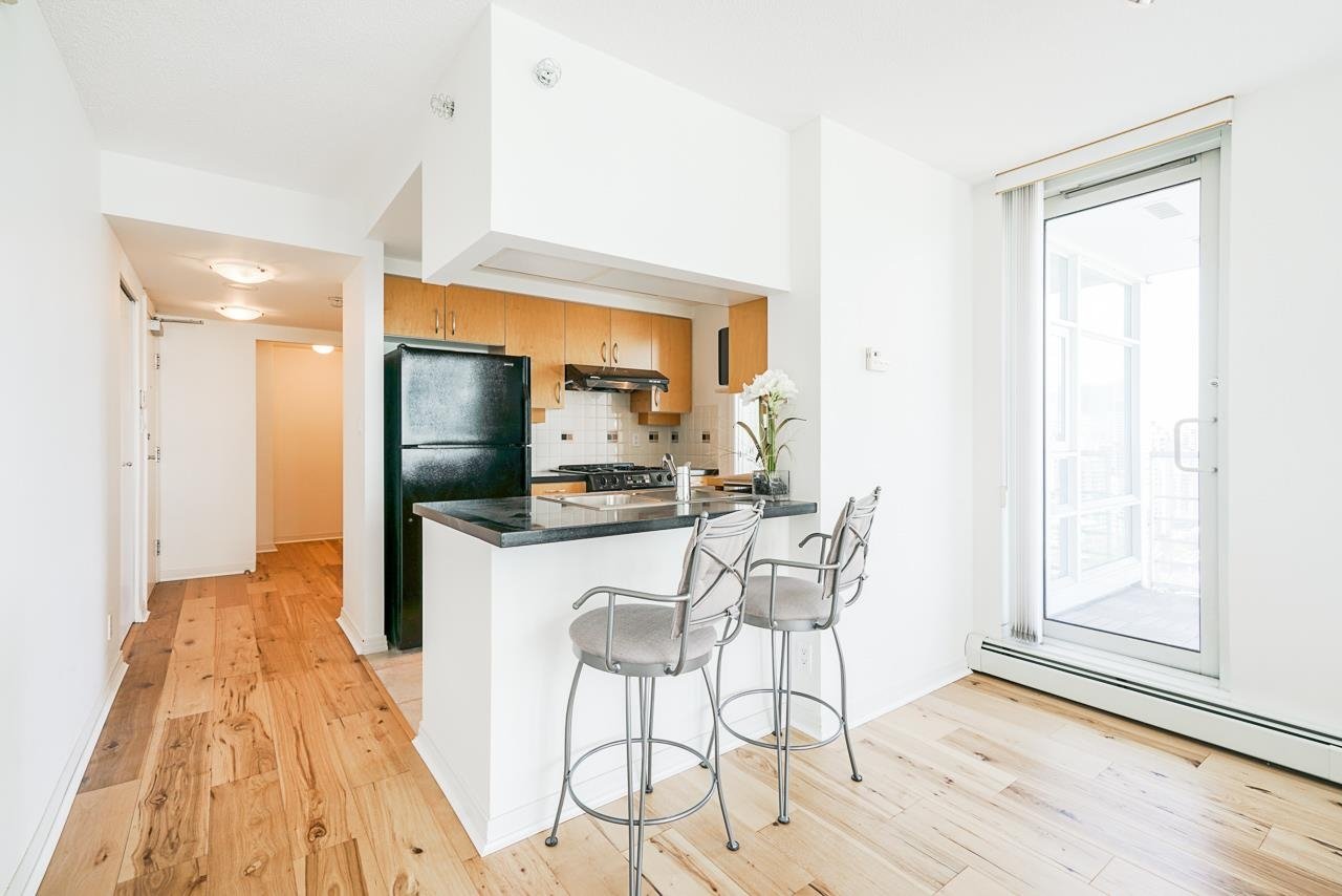 3205-1199 Marinaside Crescent, Vancouver