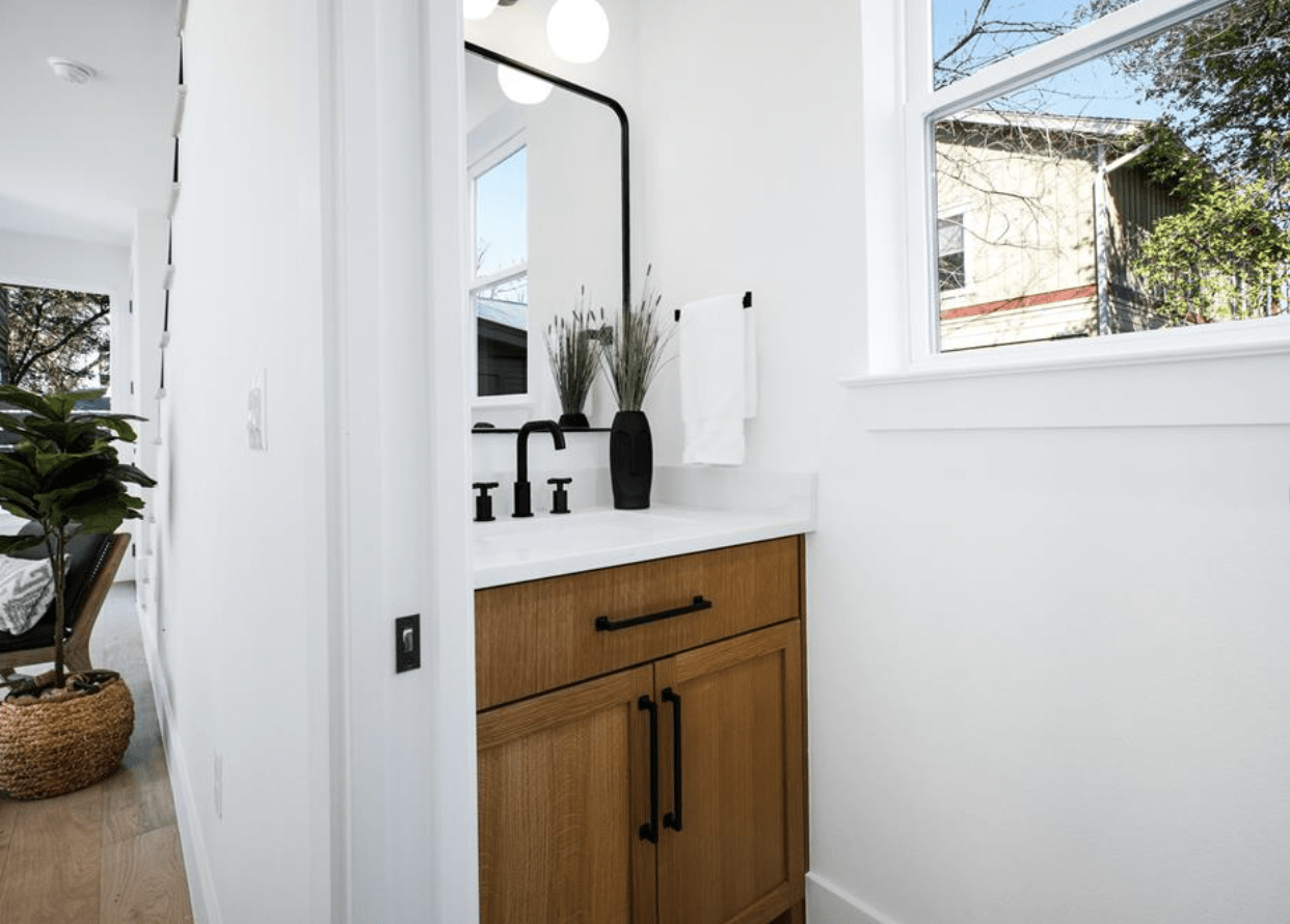1816 W 11th Unit B