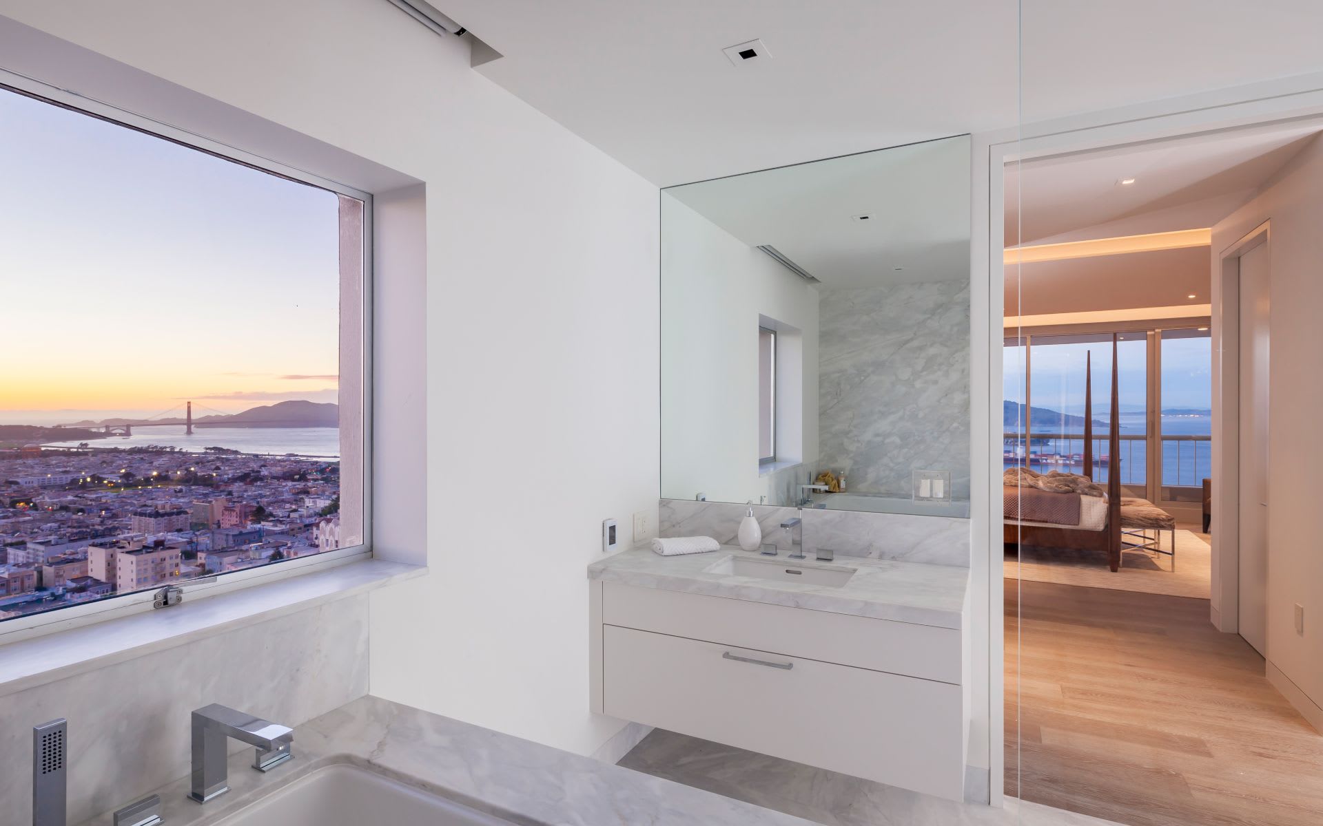 Panoramic Views at 1070 Green