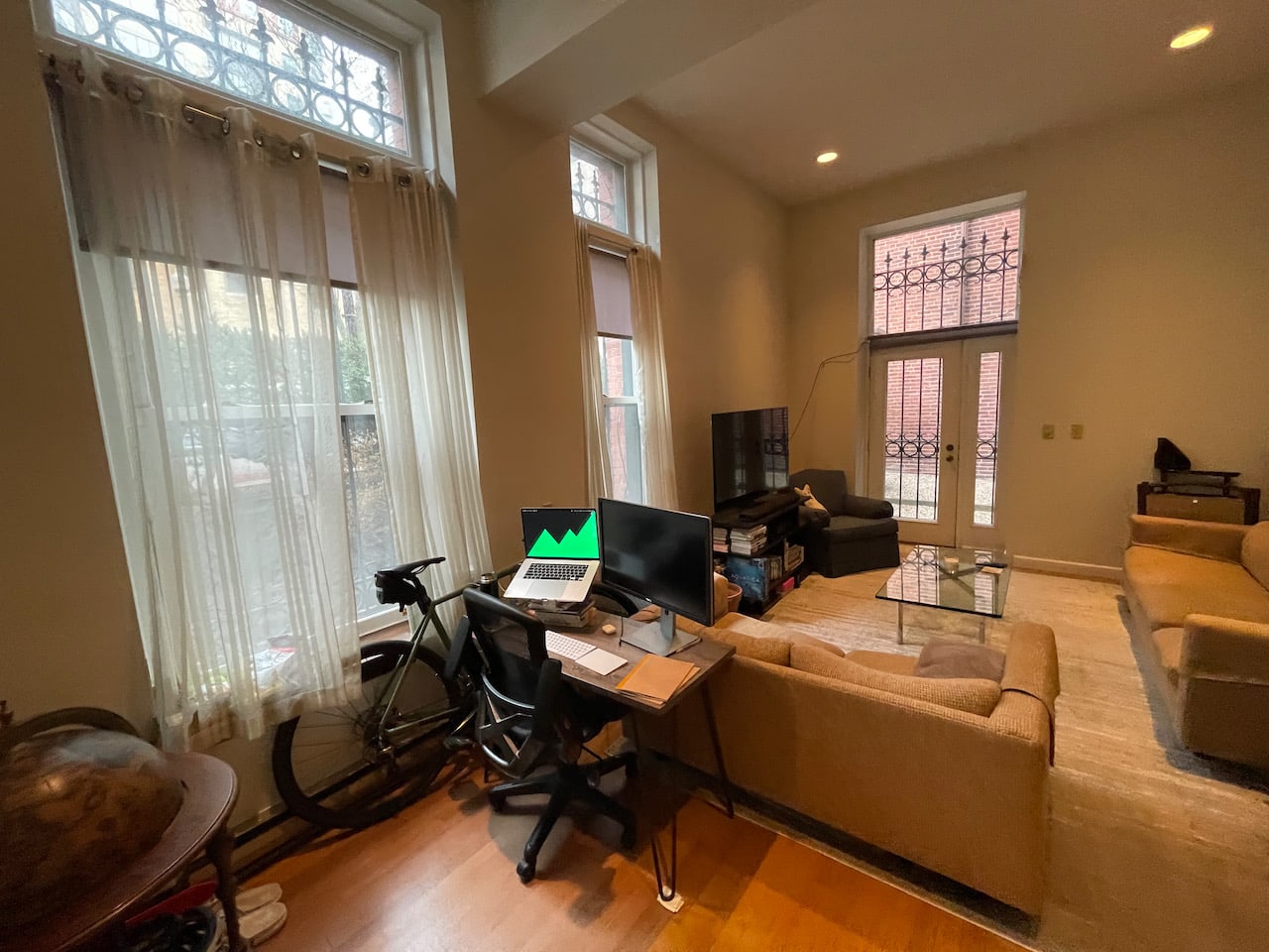 Back Bay / South End Border - 2 bed 1 bath w/ common laundry & common roof deck! 