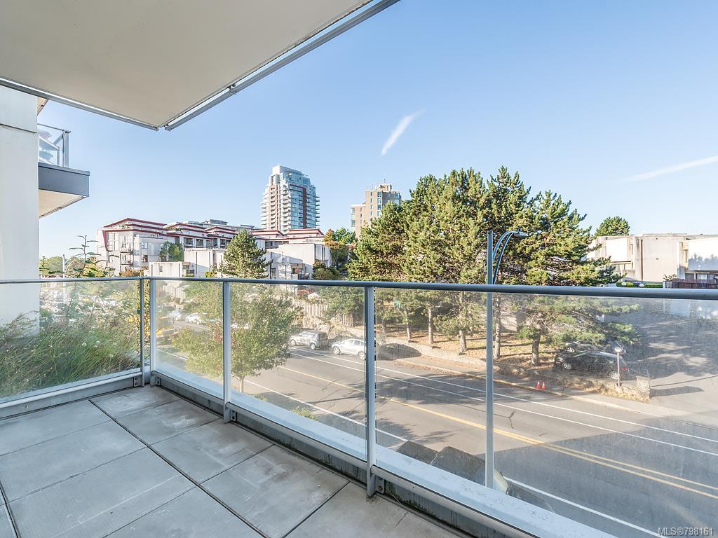 302-373 Tyee Rd