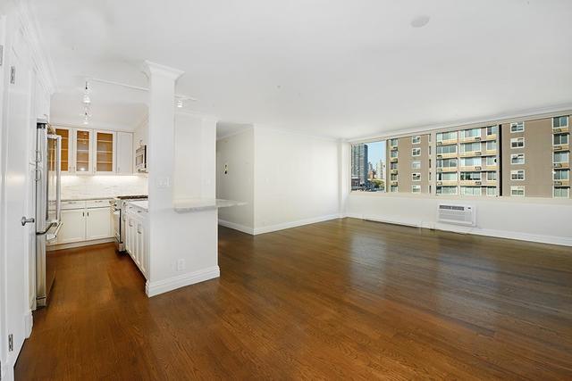 555 Main St, #804