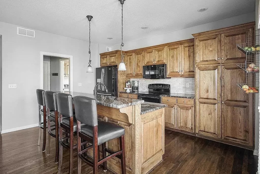 19576 W 105th Terrace