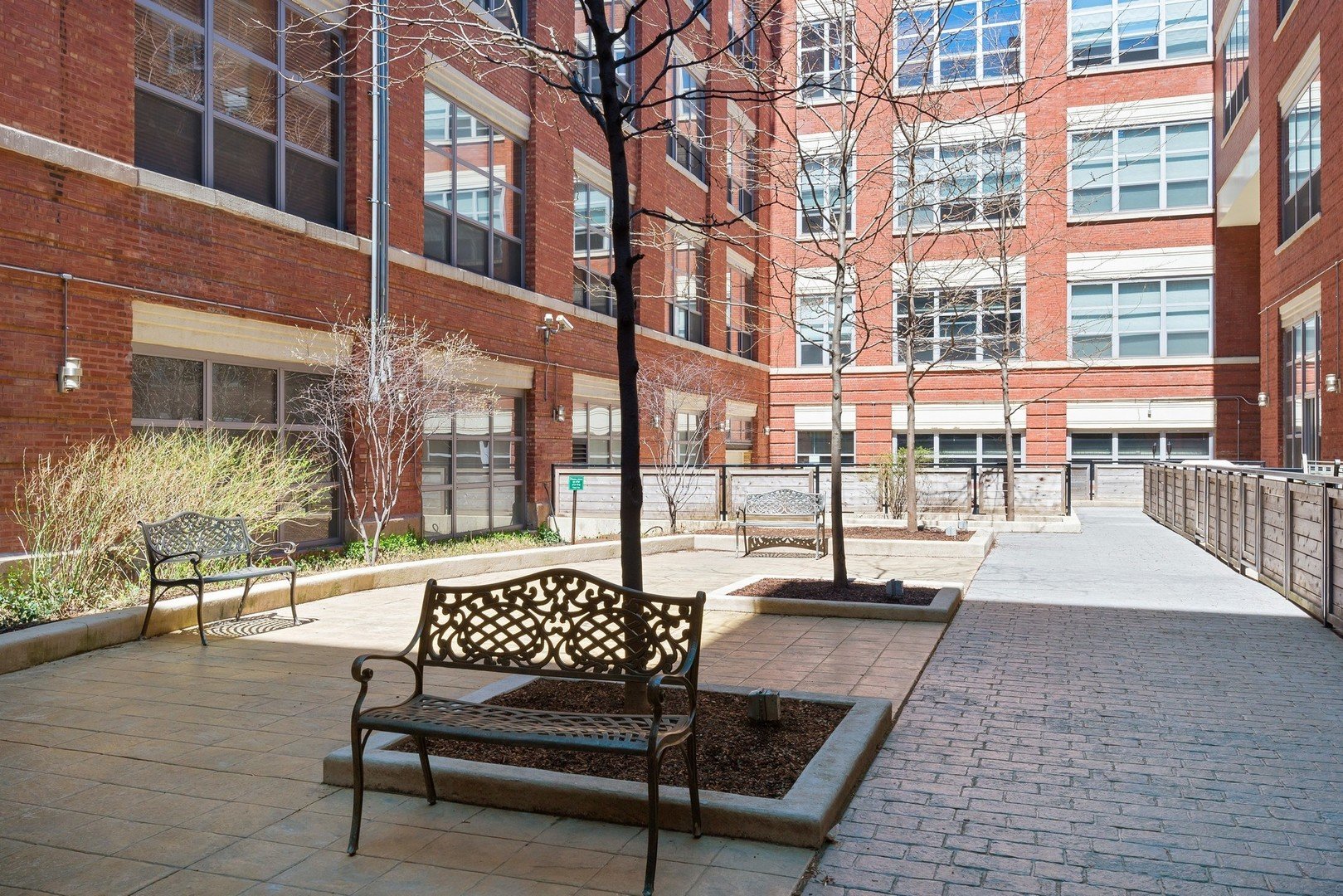 1735 N Paulina Street # 401