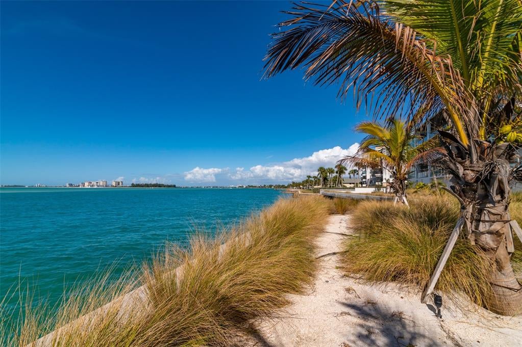 4750 Ocean Blvd, #202