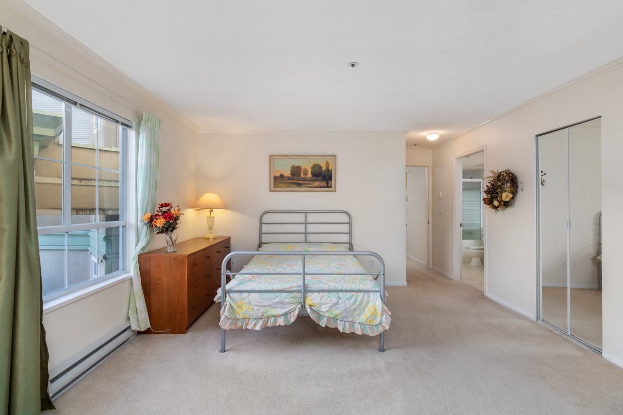 105-2975 Princess Cres