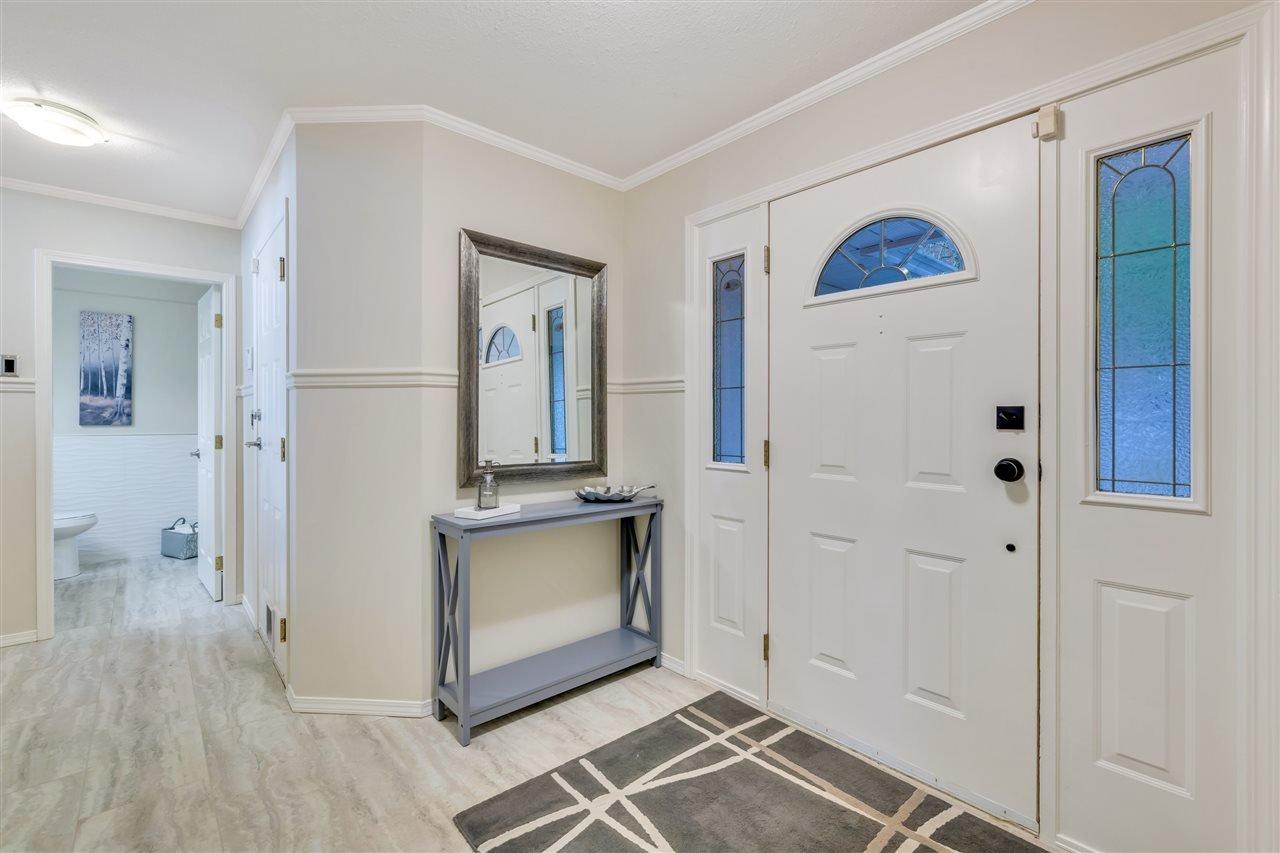 8673 Grand View Dr