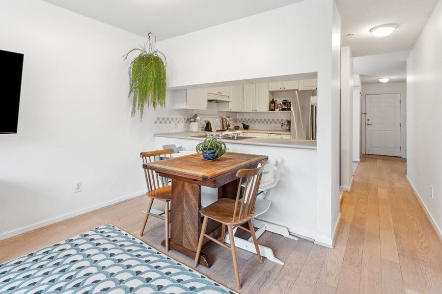307-929 W 16th Ave
