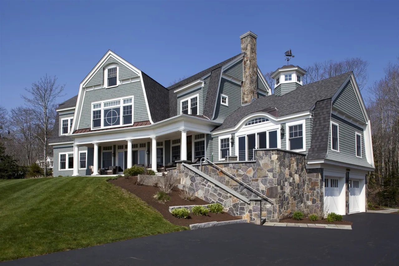 Oceanview Elegance: Majestic Kennebunkport Retreat