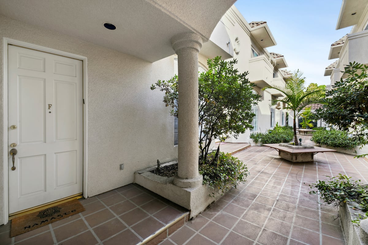 813 North Martel Avenue #6