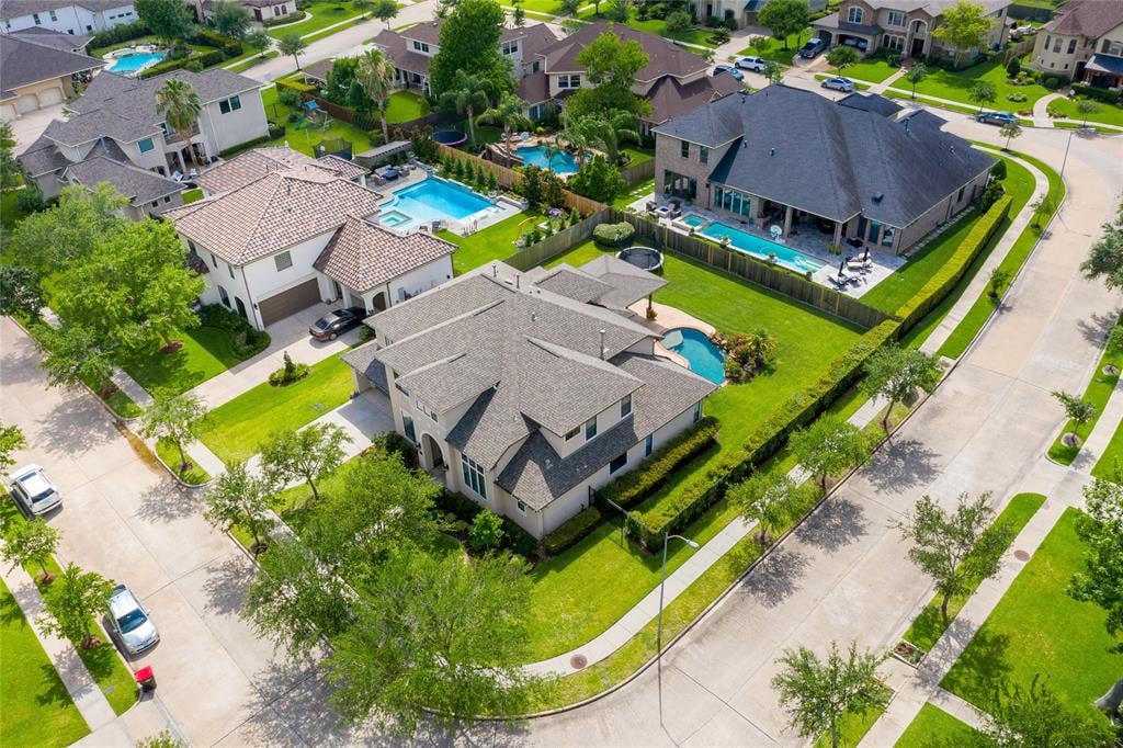 3311 Prestwick Square