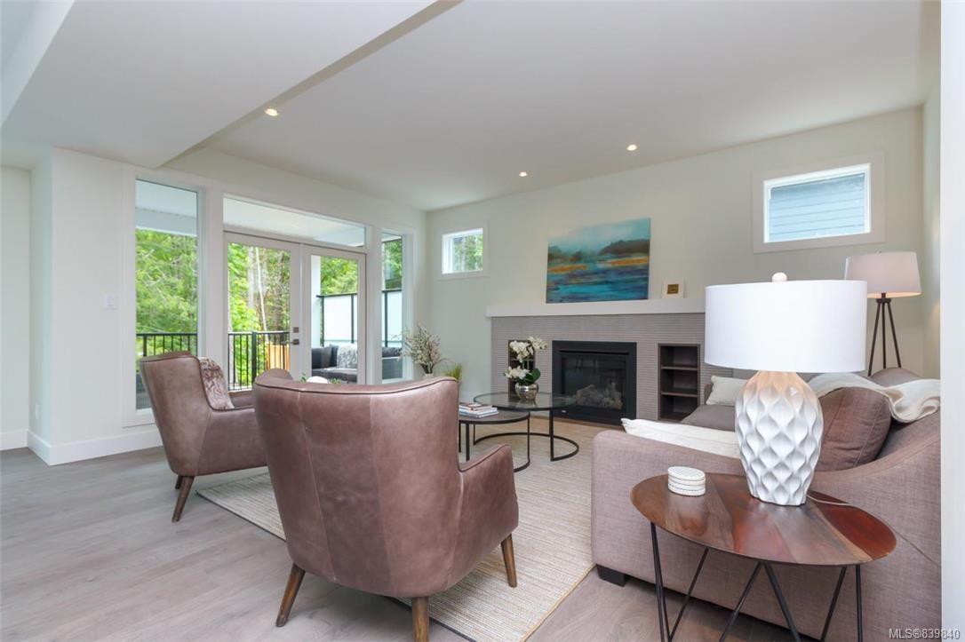 3516 Paperbark Cres