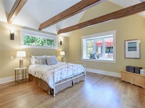 3900 Cadboro Bay Rd