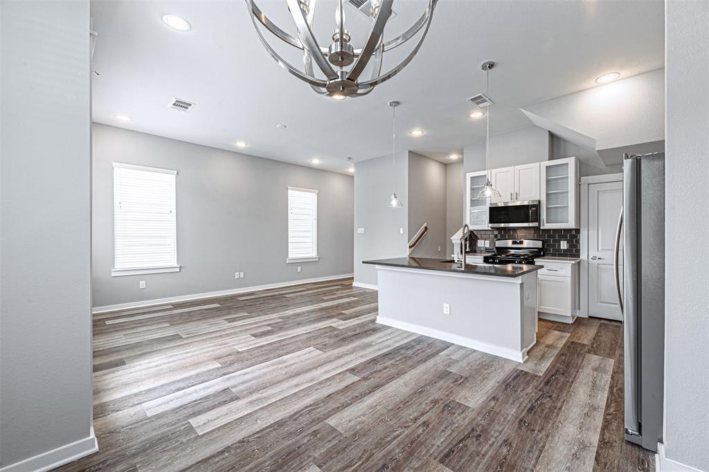 8406 Berry Green Ln