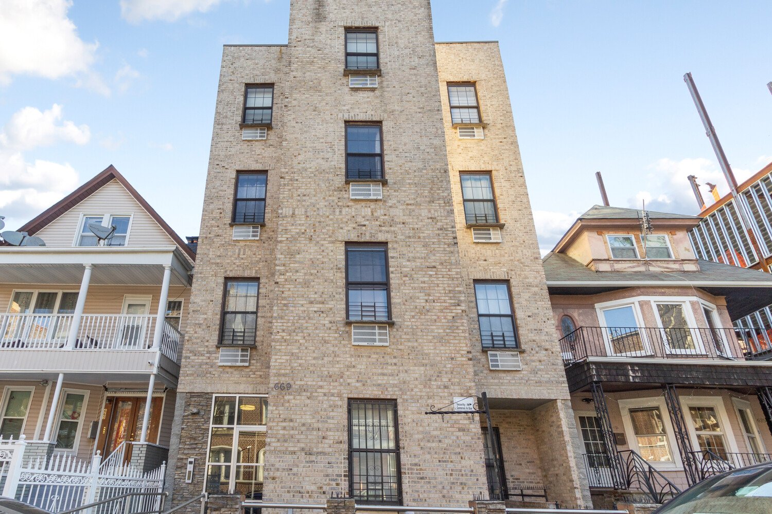 669 East 21st Street, Apt 1R