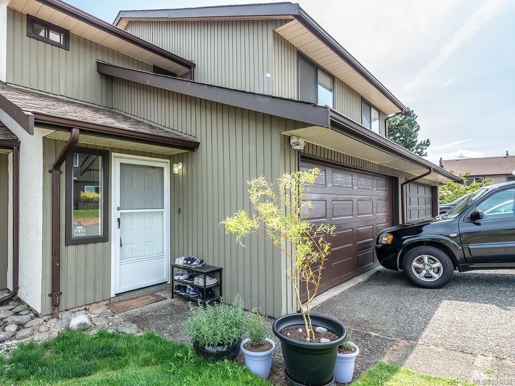 23-7751 E Saanich Rd