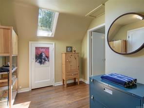3900 Cadboro Bay Rd