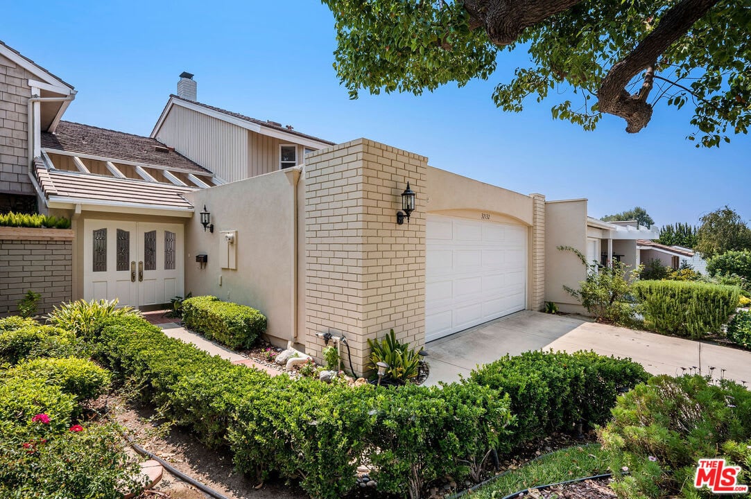 32132 Sailview Ln