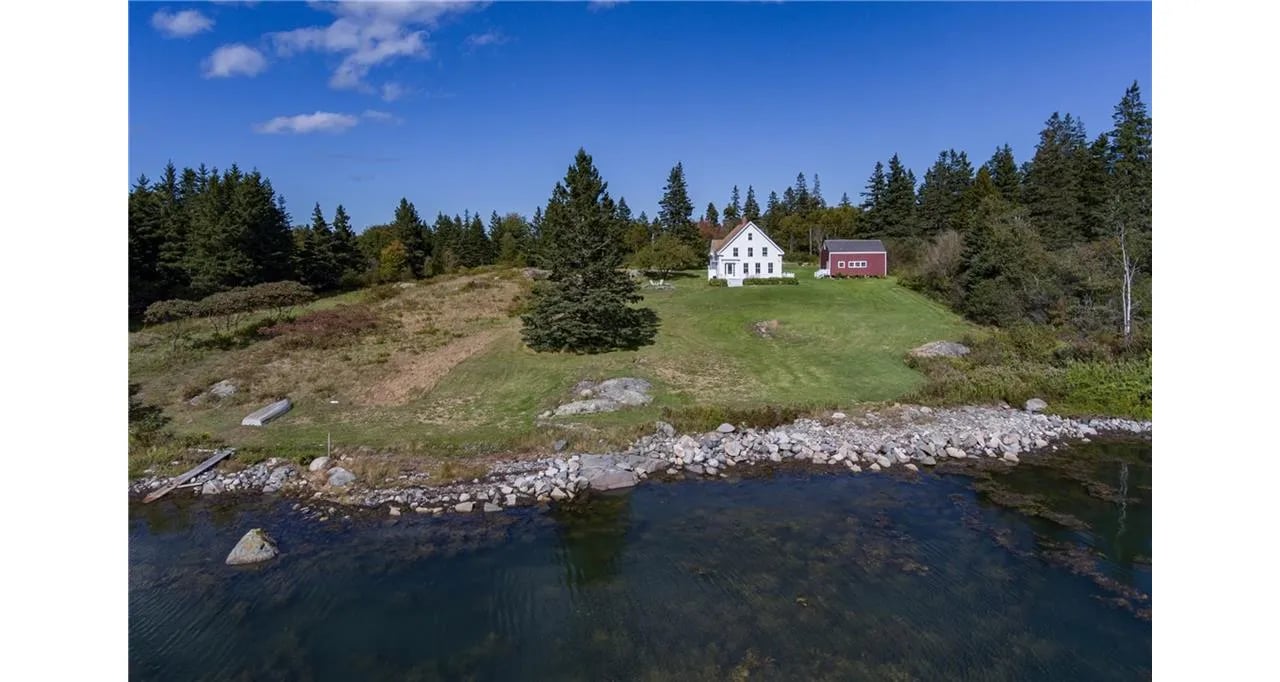 Home for Sale – 21 State Beach Road, Vinalhaven Maine