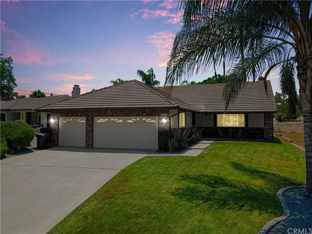 22917 Canyon Lake Drive S