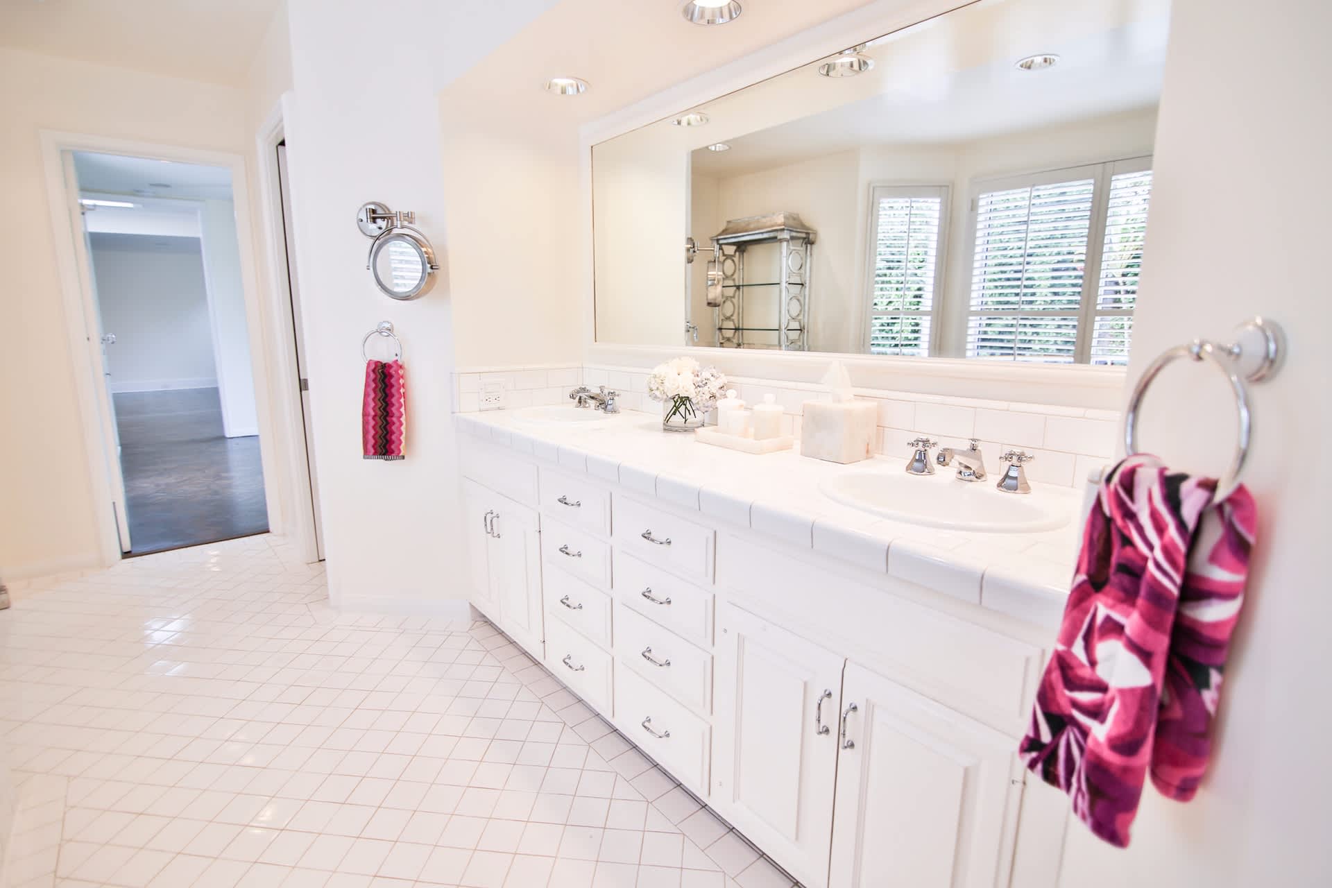8749 Dorrington Ave
