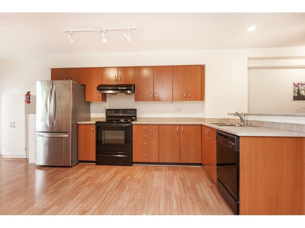 101-12040 68 Ave