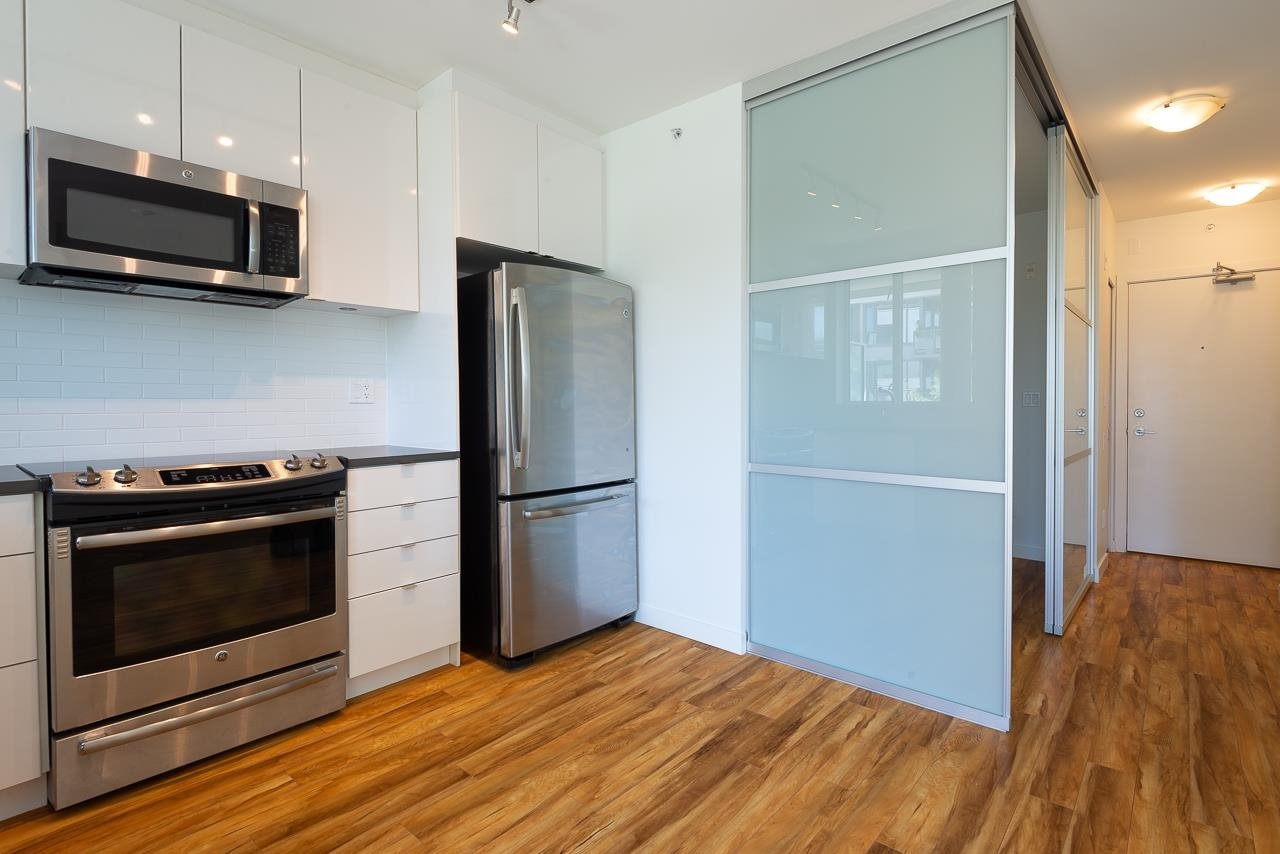 309-289 E 6th Ave