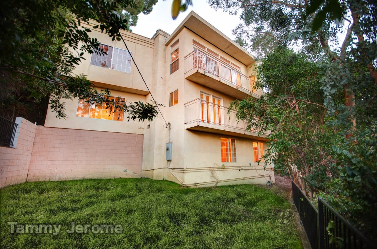 4164 Knobhill Dr Sherman Oaks, CA