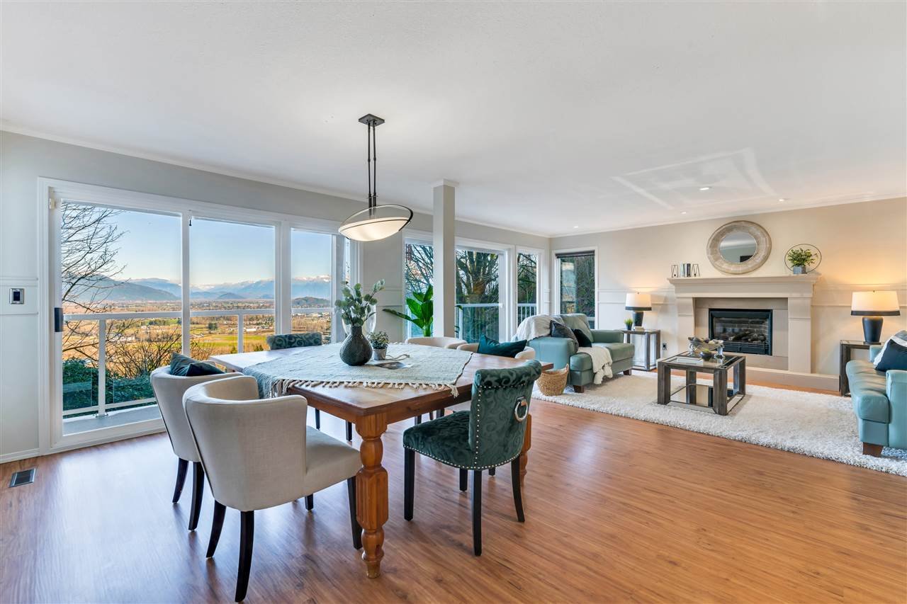 8673 Grand View Dr