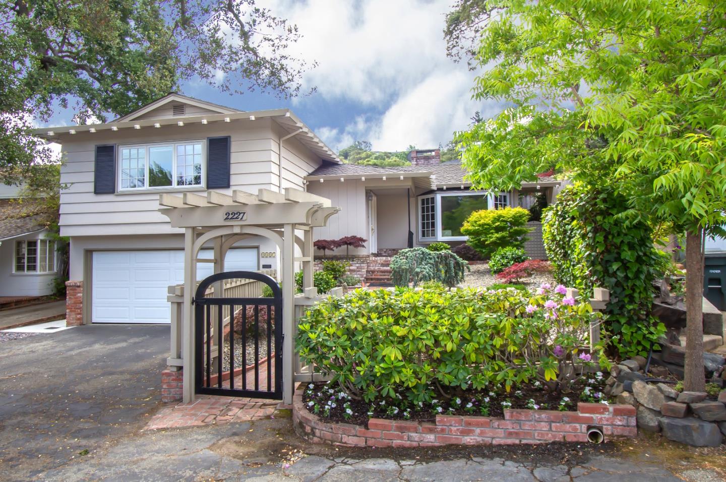 2227 Carmelita Dr