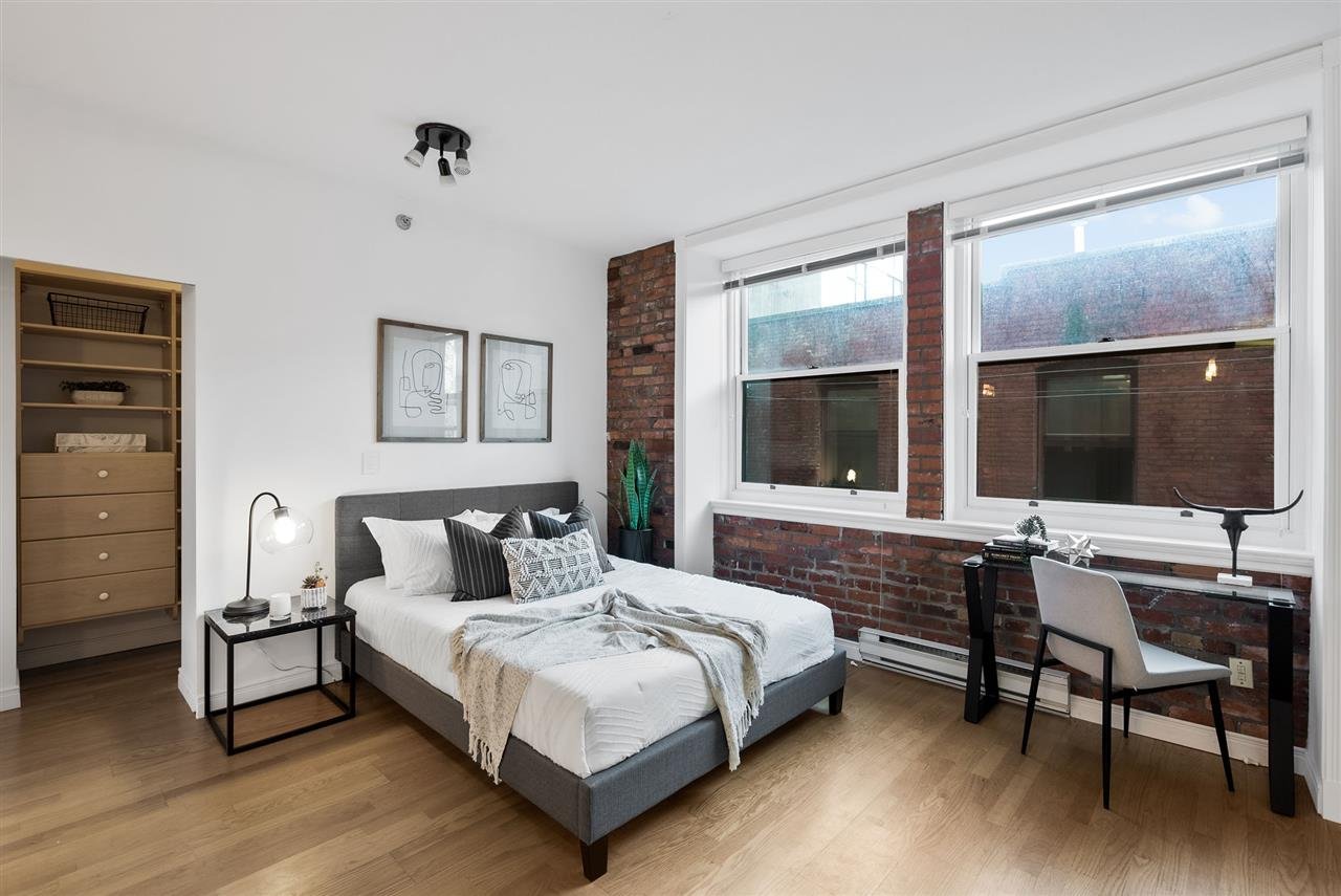 402-233 Abbott St