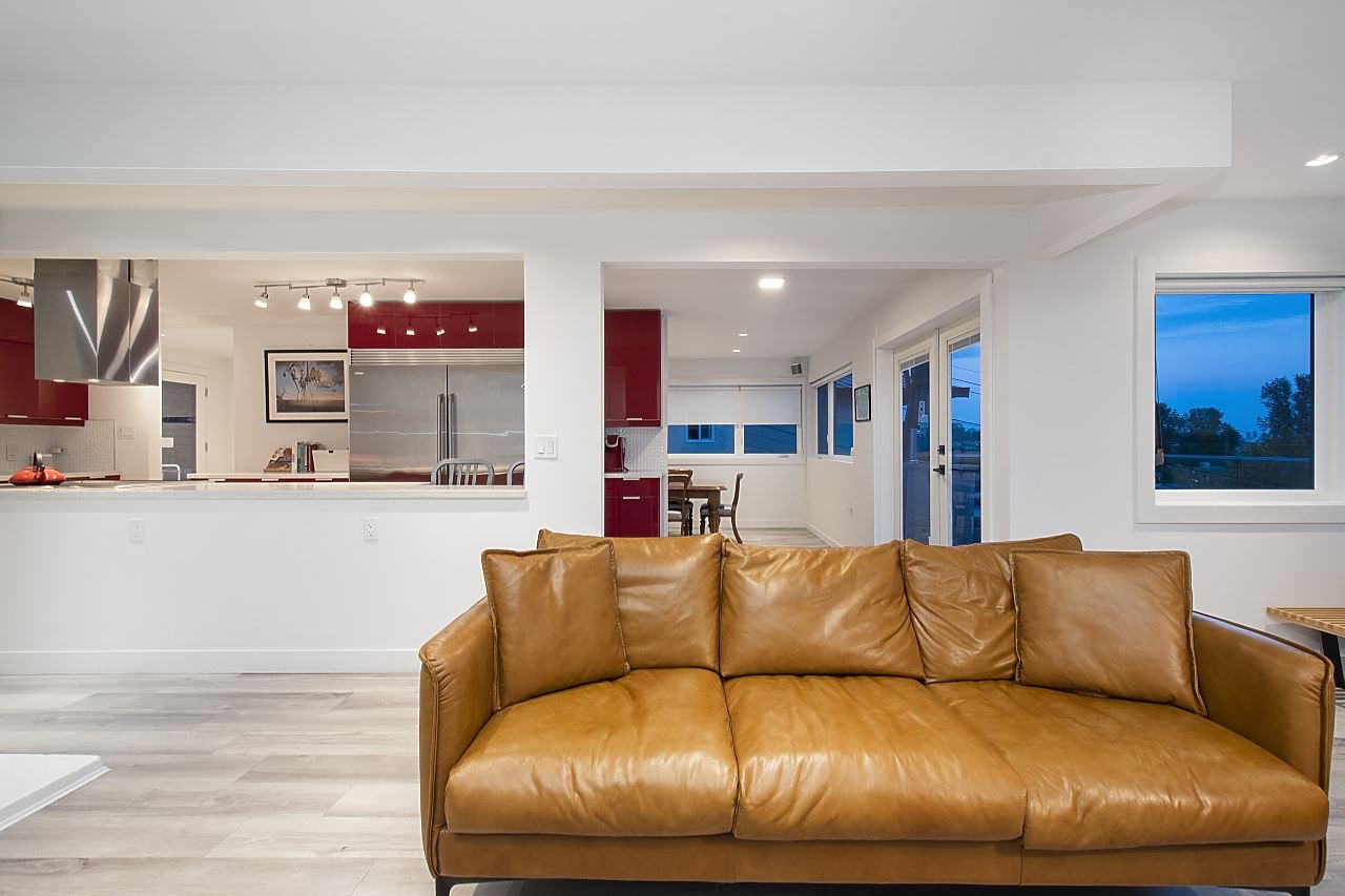 1140 W 17 St