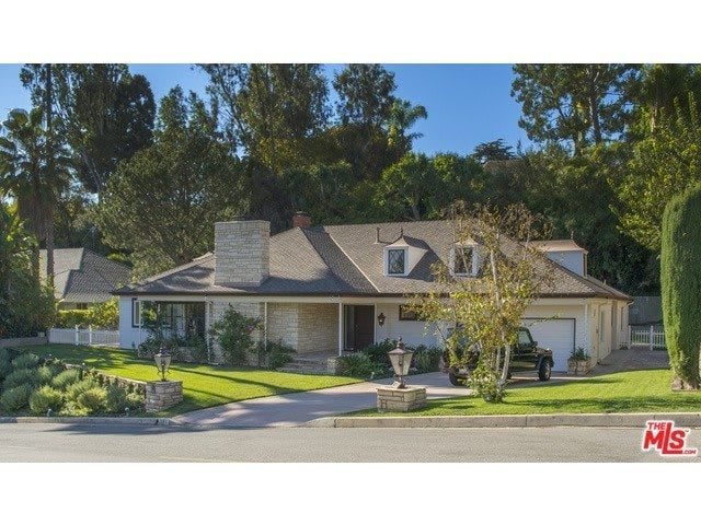 1093 Marilyn Drive