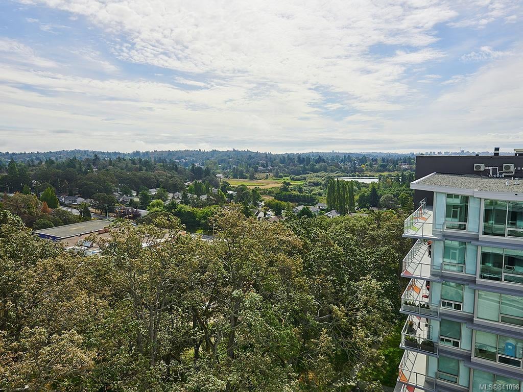703-4011 Rainbow Hill Lane, Saanich