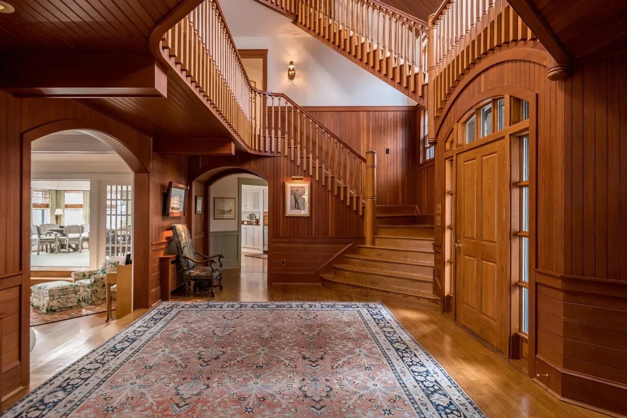 Entryways Designed for First Impressions